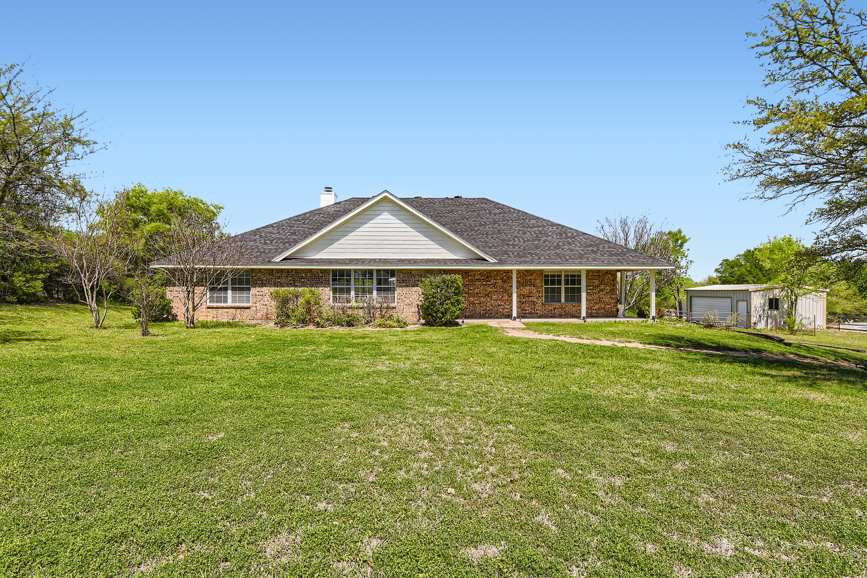 Exterior of 321 East Woody Creek Court